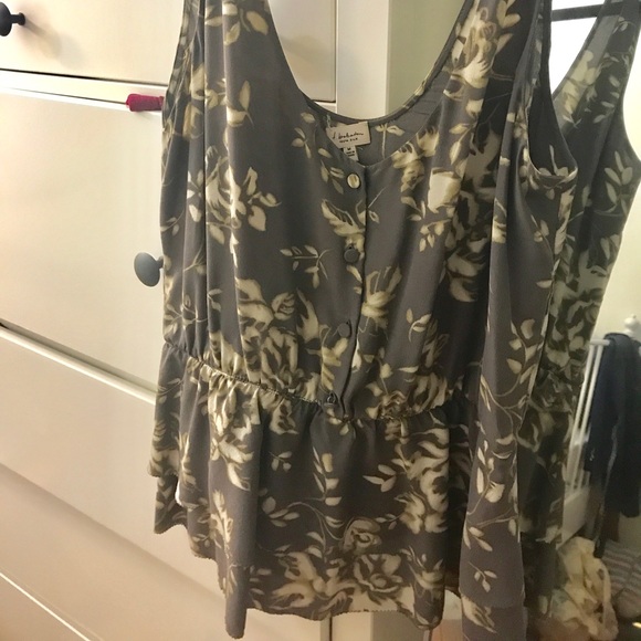 100% silk Babaton floral peplum top - Picture 2 of 5